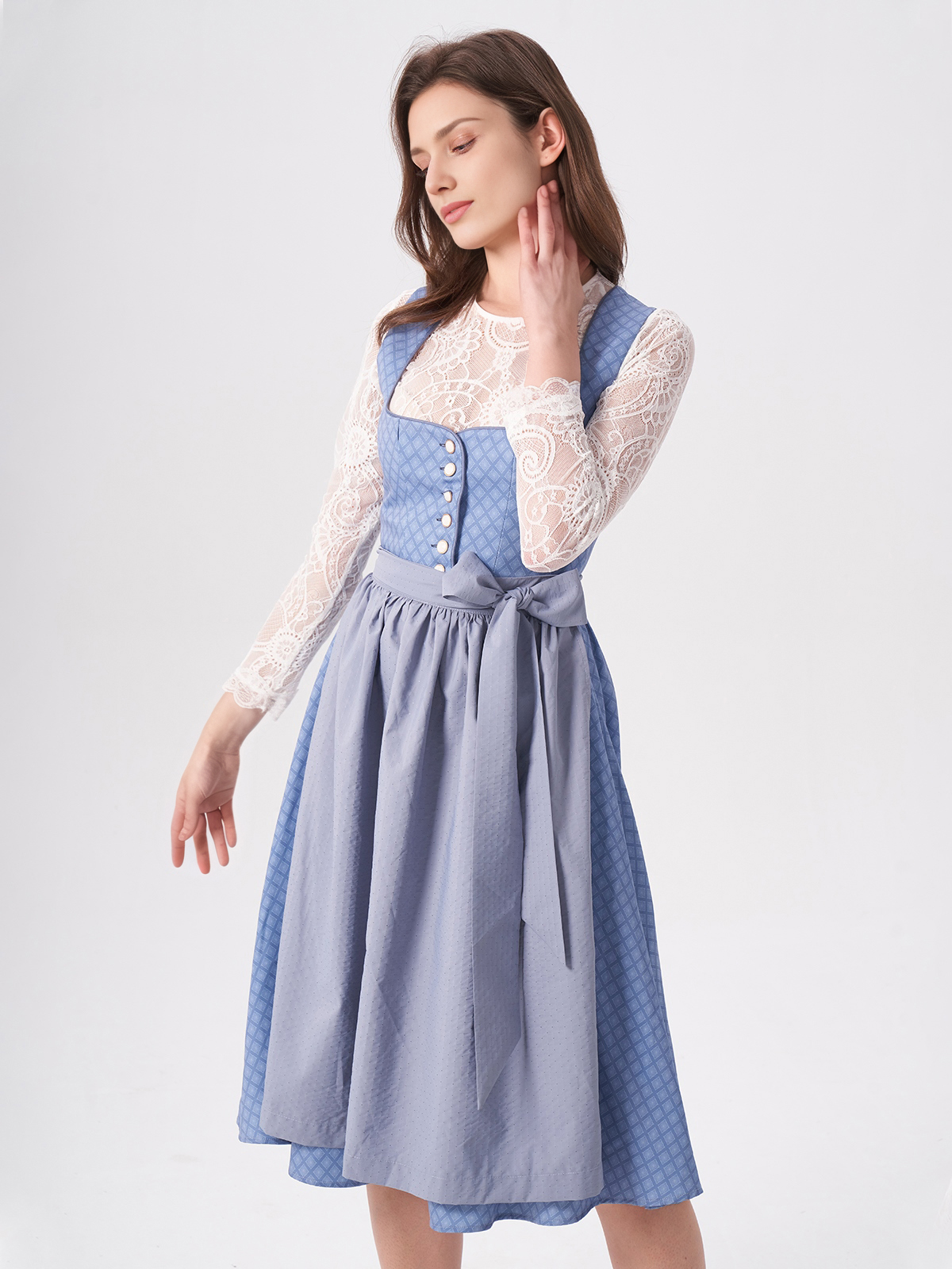 Dirndl in Blau mit modernem Styling