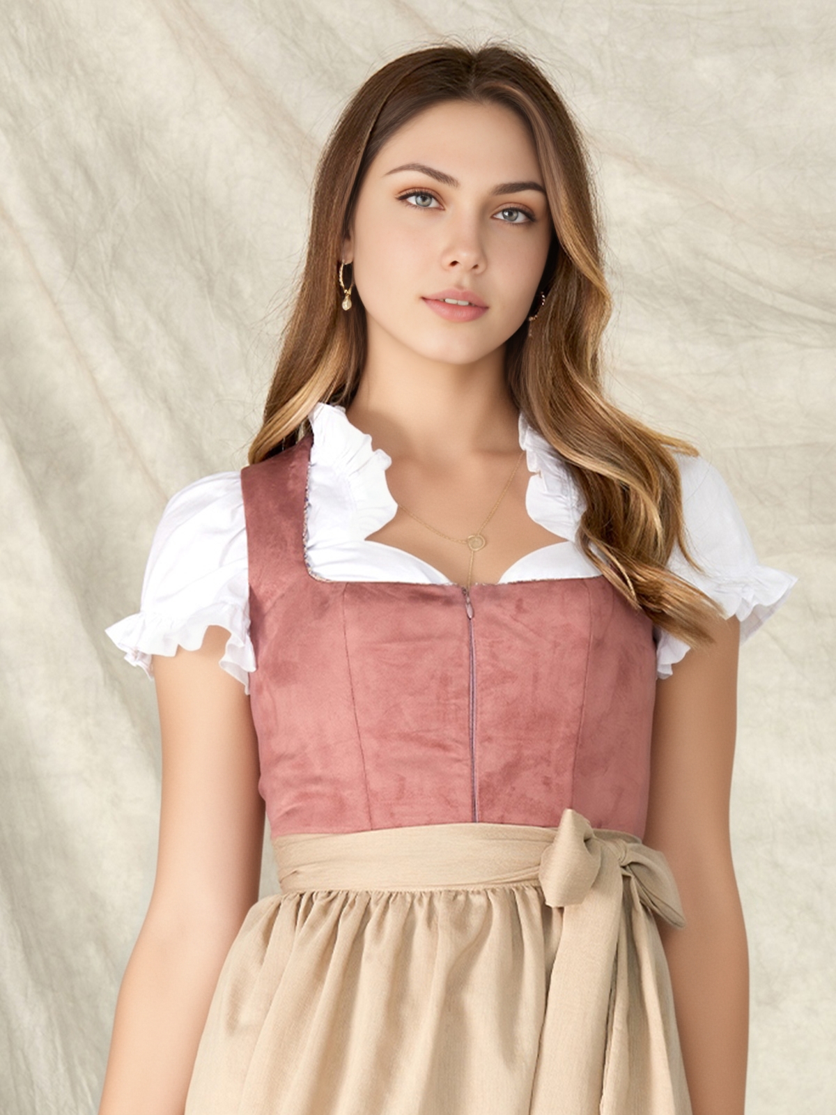Modernes Dirndl mit Hakenverschluss