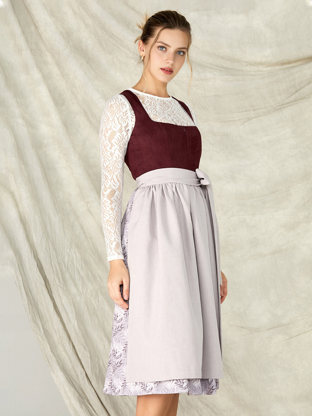 Dirndl Hellblau Samt