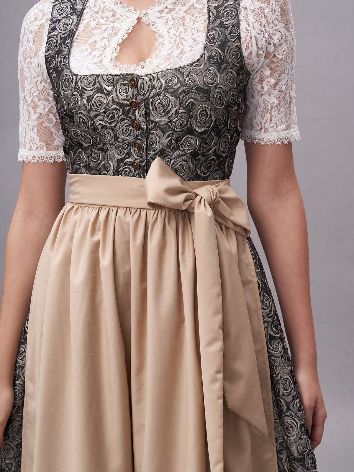 Modernes Dirndl in Gelb