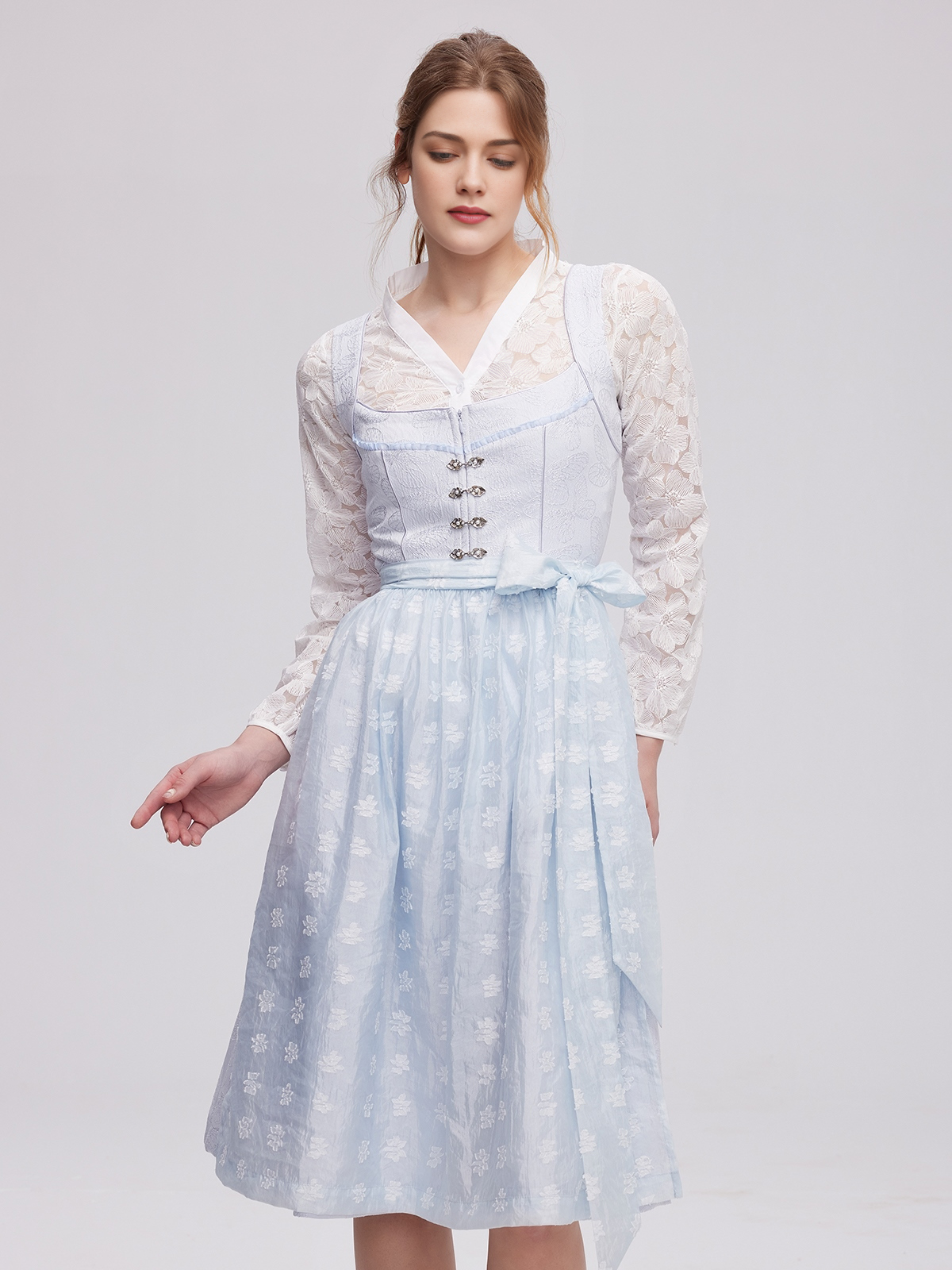 Dirndl Blau Schlicht – zeitlos und stilvoll