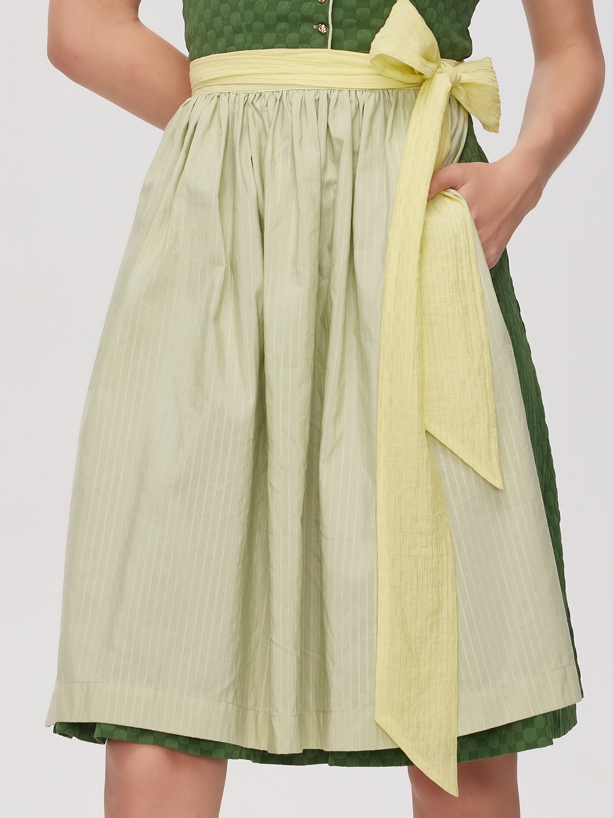 Dirndl in Grün