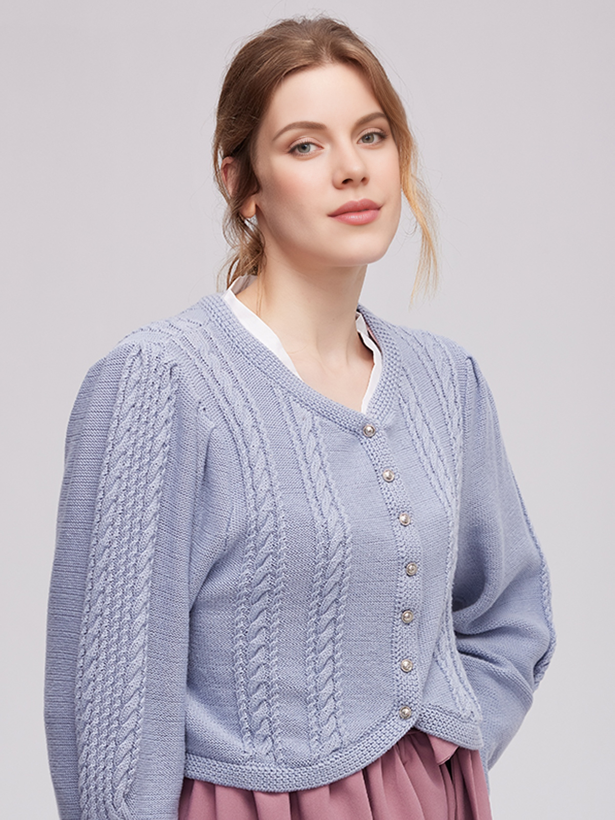Dirndl Blau Schwarz – Eleganz pur