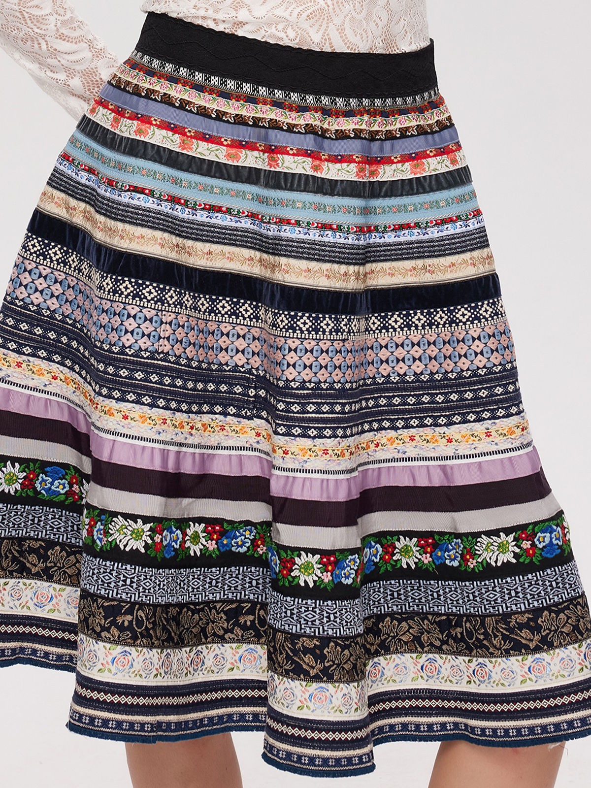 Modernes Dirndl in Blau