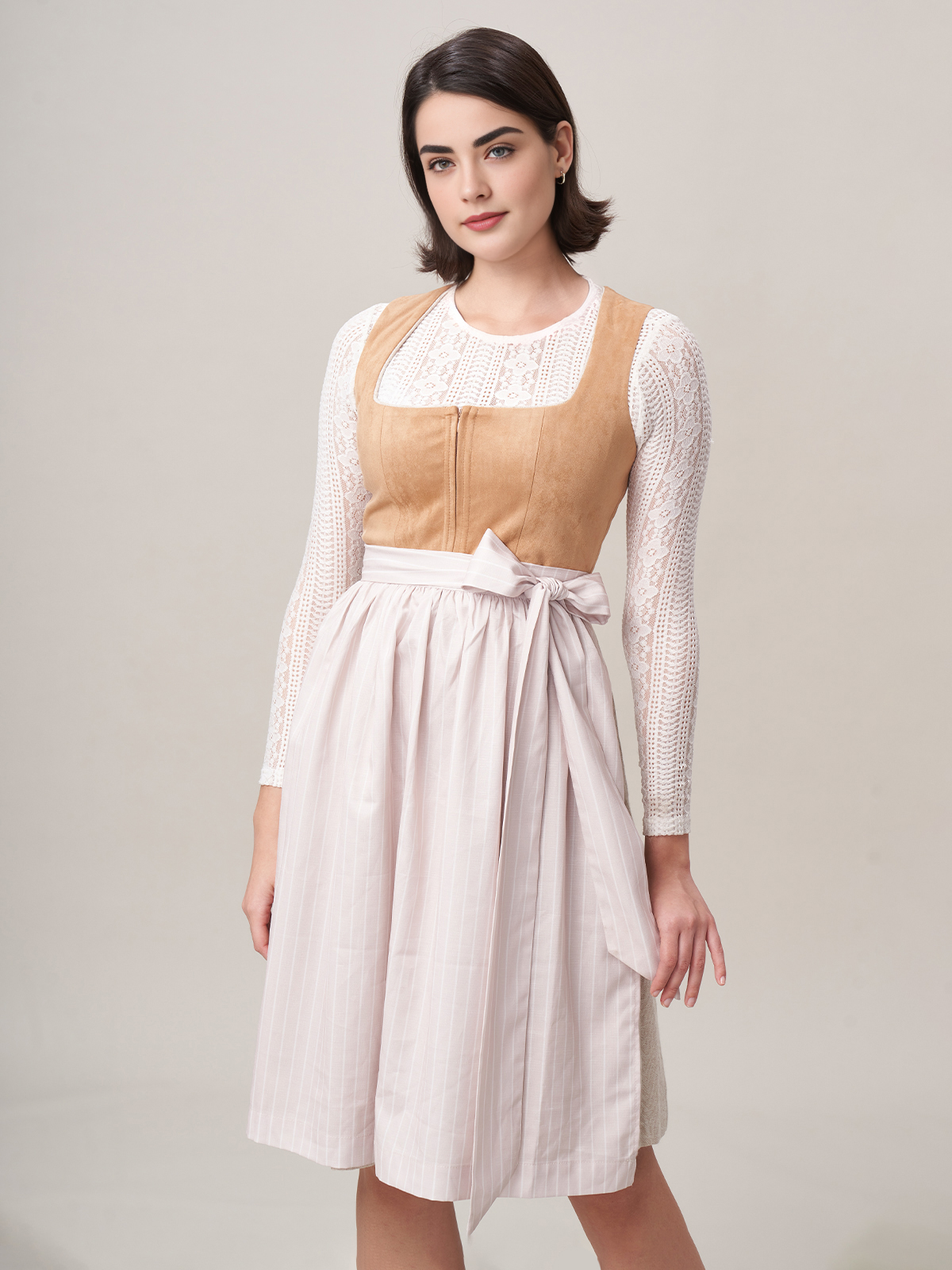 Dirndl in Braun – ein klassischer Look für jeden Anlass