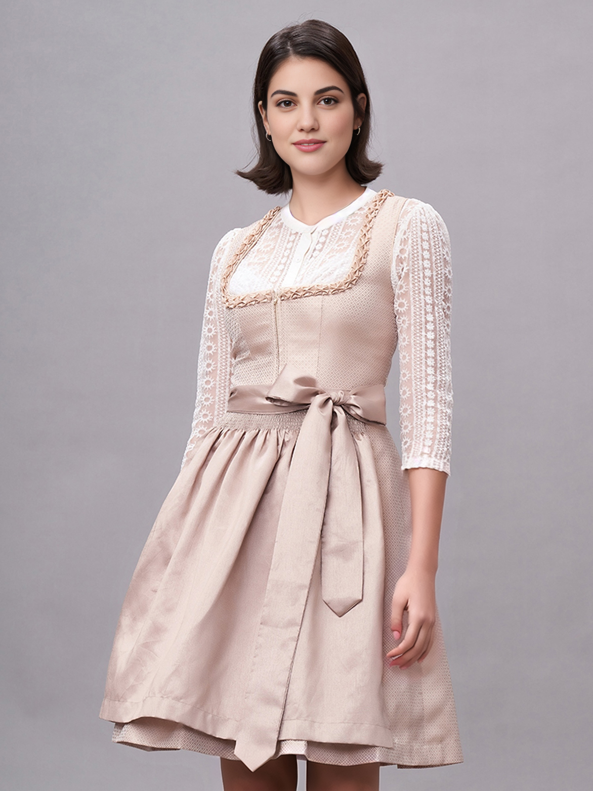 Ein bezauberndes beiges Dirndl mit modernem Schnitt