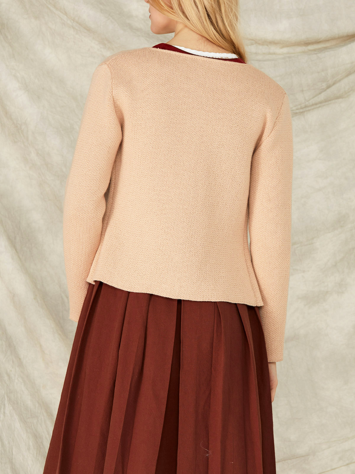 Dirndlbluse mit Lochausschnitt in Braun