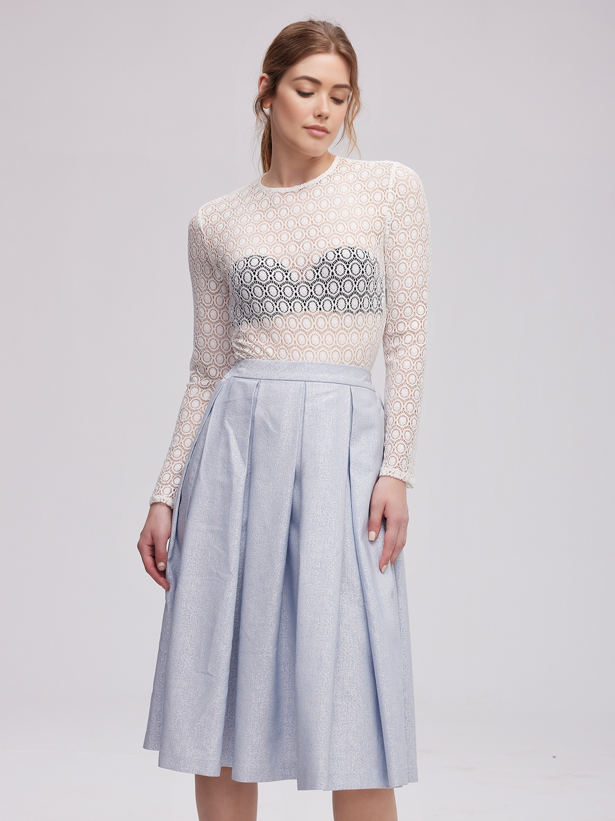 Dirndl ohne Ausschnitt in Weiß