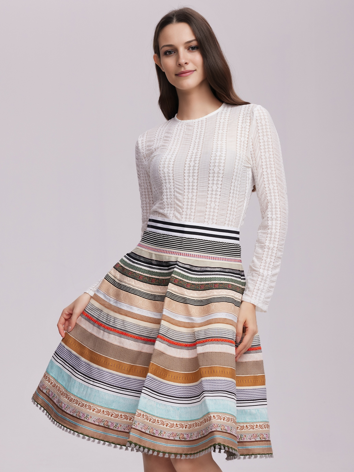 Modernes Dirndl in Grün-Beige