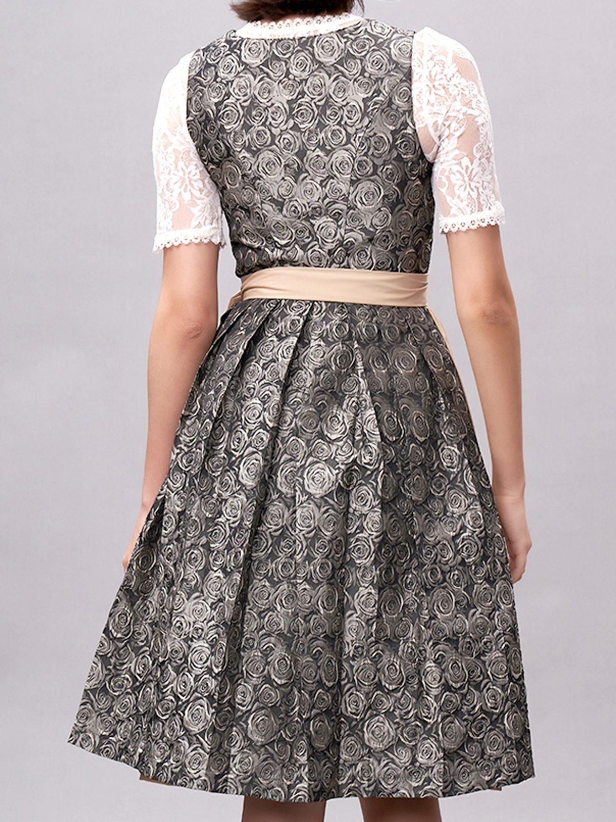 Dirndl midi hellblau – stilvoll und charmant