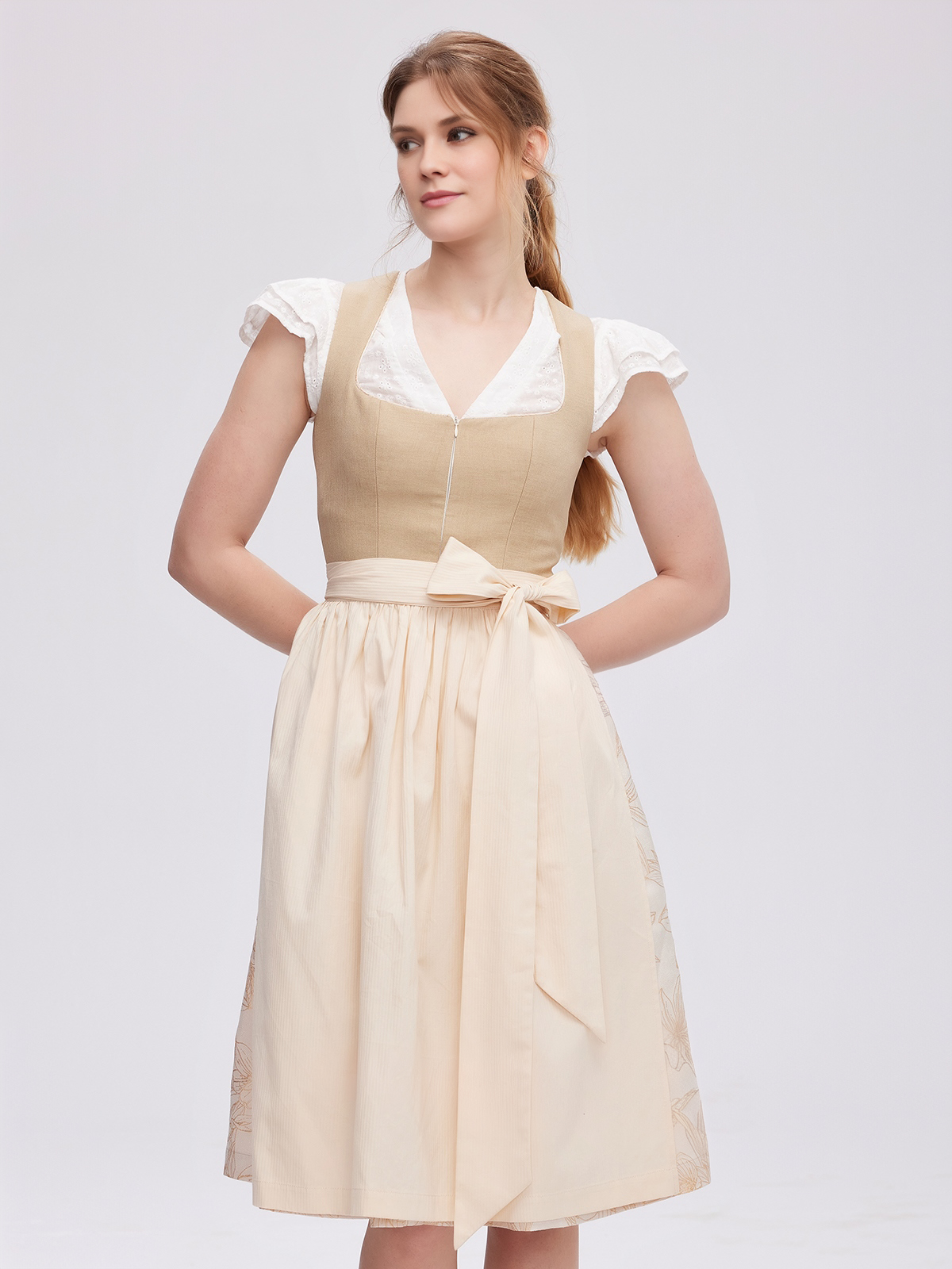 Langarm Dirndlbluse in Braun